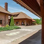 Bauernhof Podkowa Police