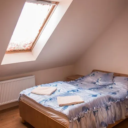 Podkowa Feriegård Police