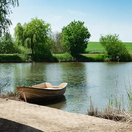 Podkowa Feriegård Police