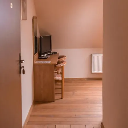 Podkowa Séjour à la ferme Police