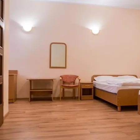 Podkowa Feriegård Police