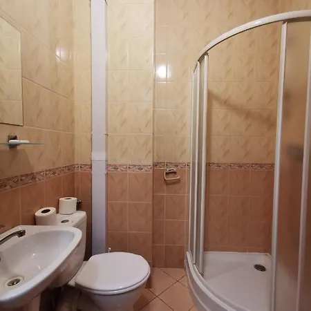 Podkowa Feriegård Police