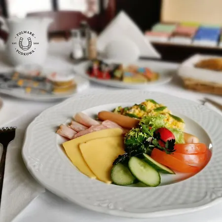 Podkowa Feriegård Police